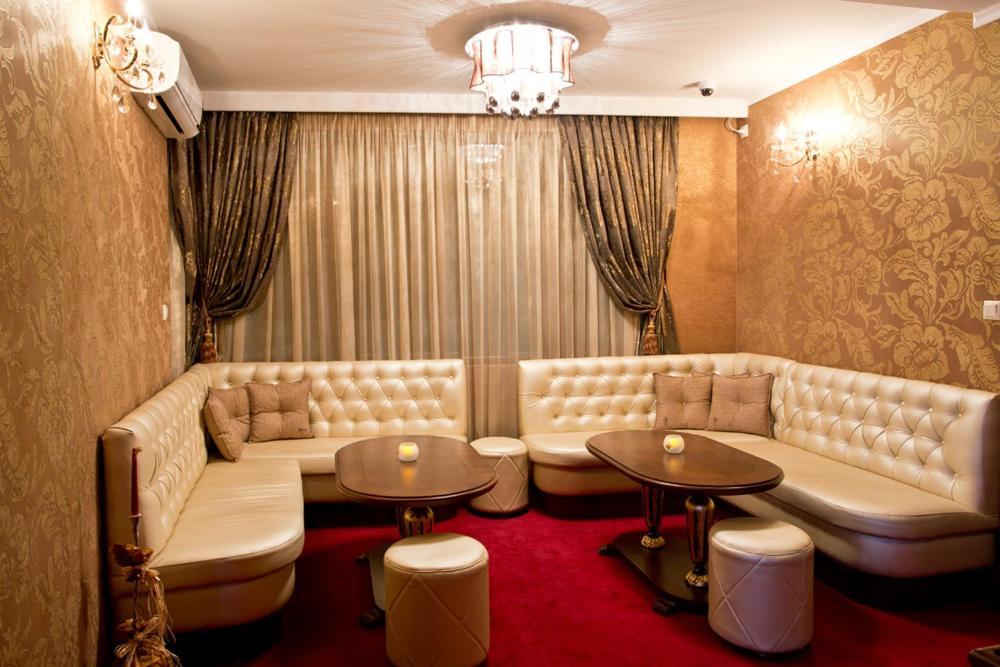 Hotel Diamond Kazanlŭk Exterior foto