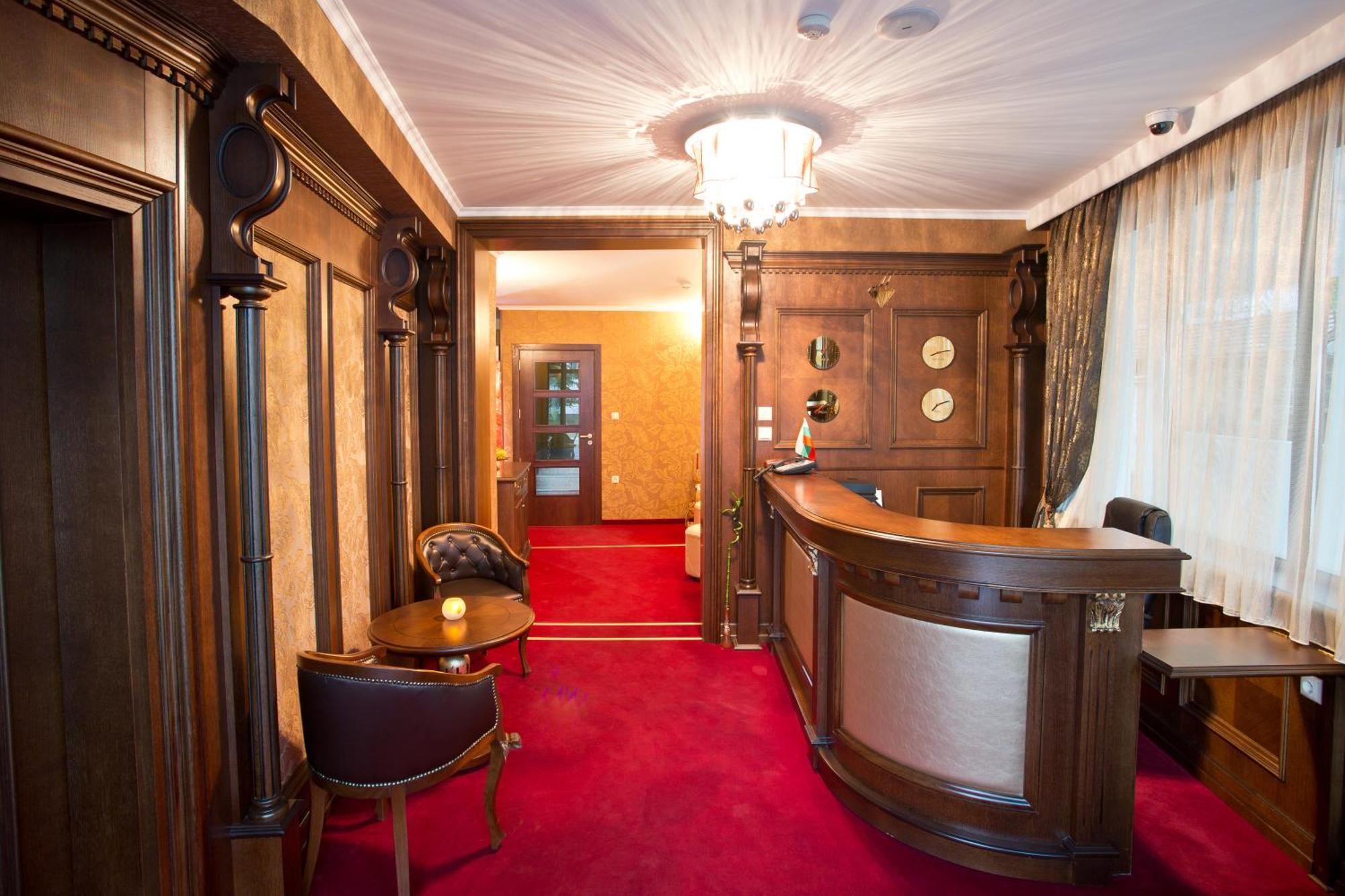 Hotel Diamond Kazanlŭk Exterior foto
