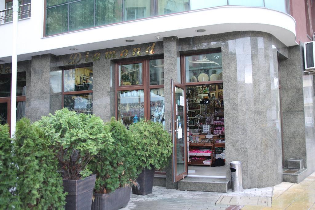 Hotel Diamond Kazanlŭk Exterior foto