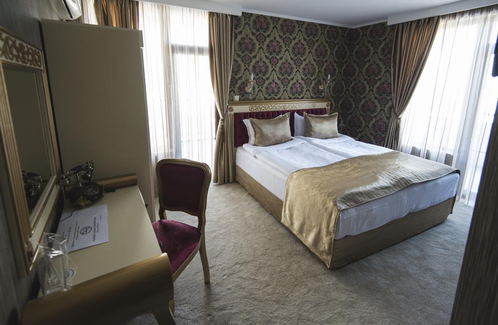 Hotel Diamond Kazanlŭk Exterior foto