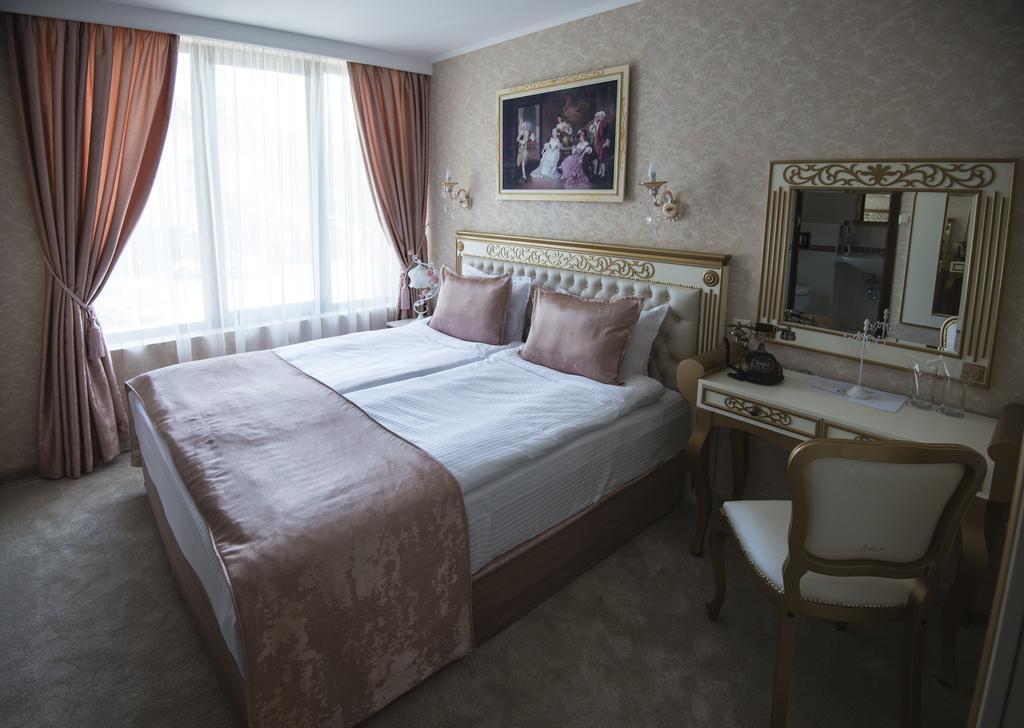 Hotel Diamond Kazanlŭk Exterior foto