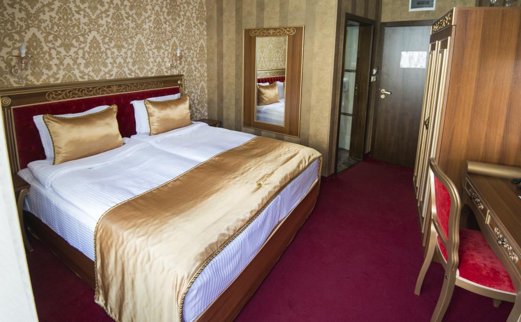 Hotel Diamond Kazanlŭk Exterior foto