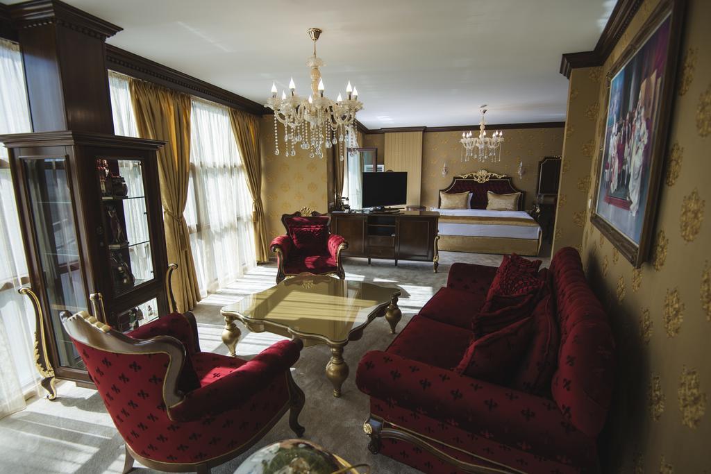 Hotel Diamond Kazanlŭk Exterior foto